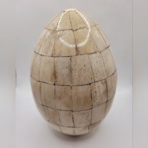 Crate & Barrel Ivory Color Bone Egg Shape Table Decorative Paper Weight